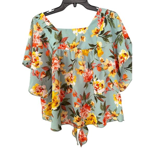 Cha Cha Vente Large Floral Blouse with front tye - Picture 3 of 3